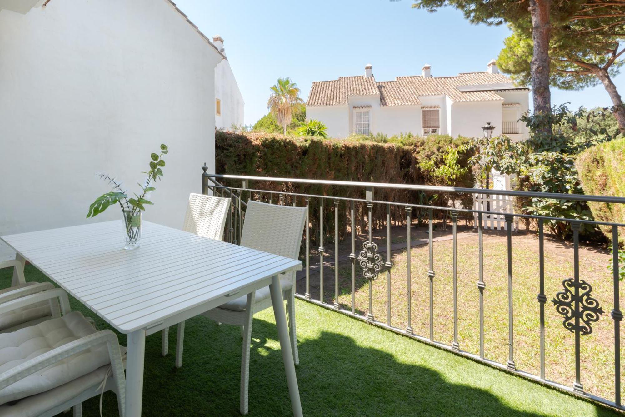 Vakantiehuis Wintowinrentals Townhouse, Pool & Beach *