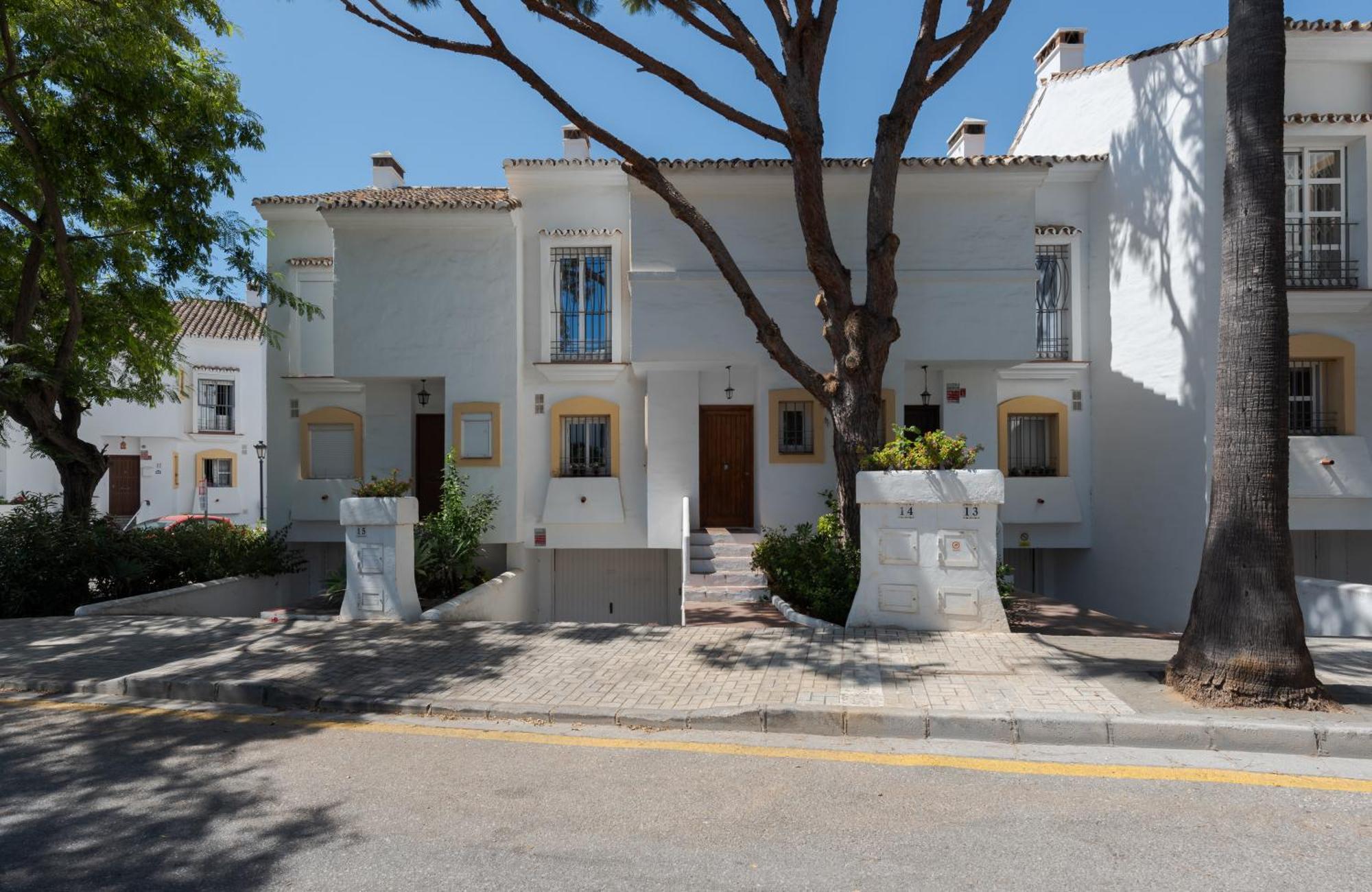 Vakantiehuis Wintowinrentals Townhouse, Pool & Beach *