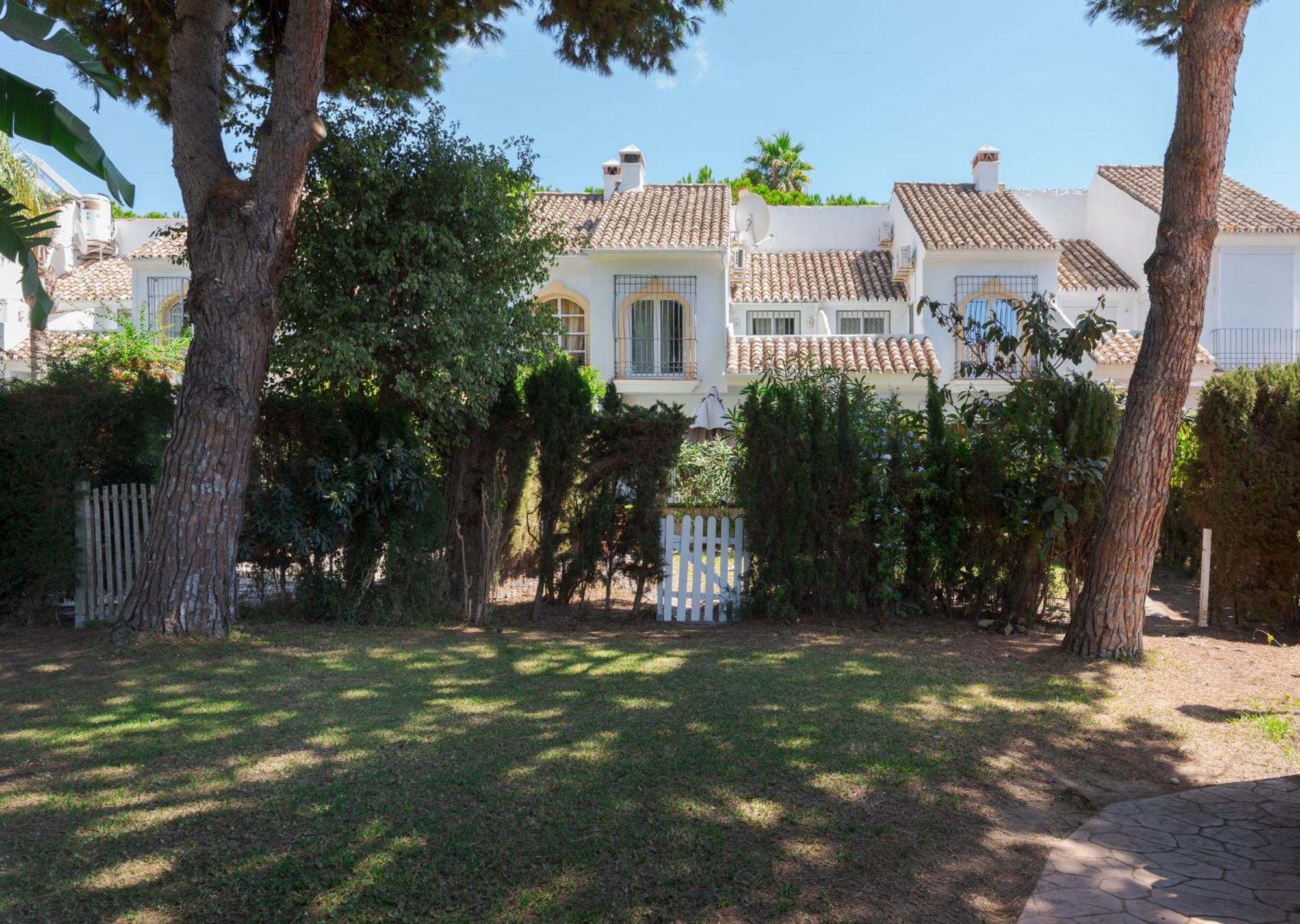 Wintowinrentals Townhouse, Pool & Beach Vakantiehuis Marbella