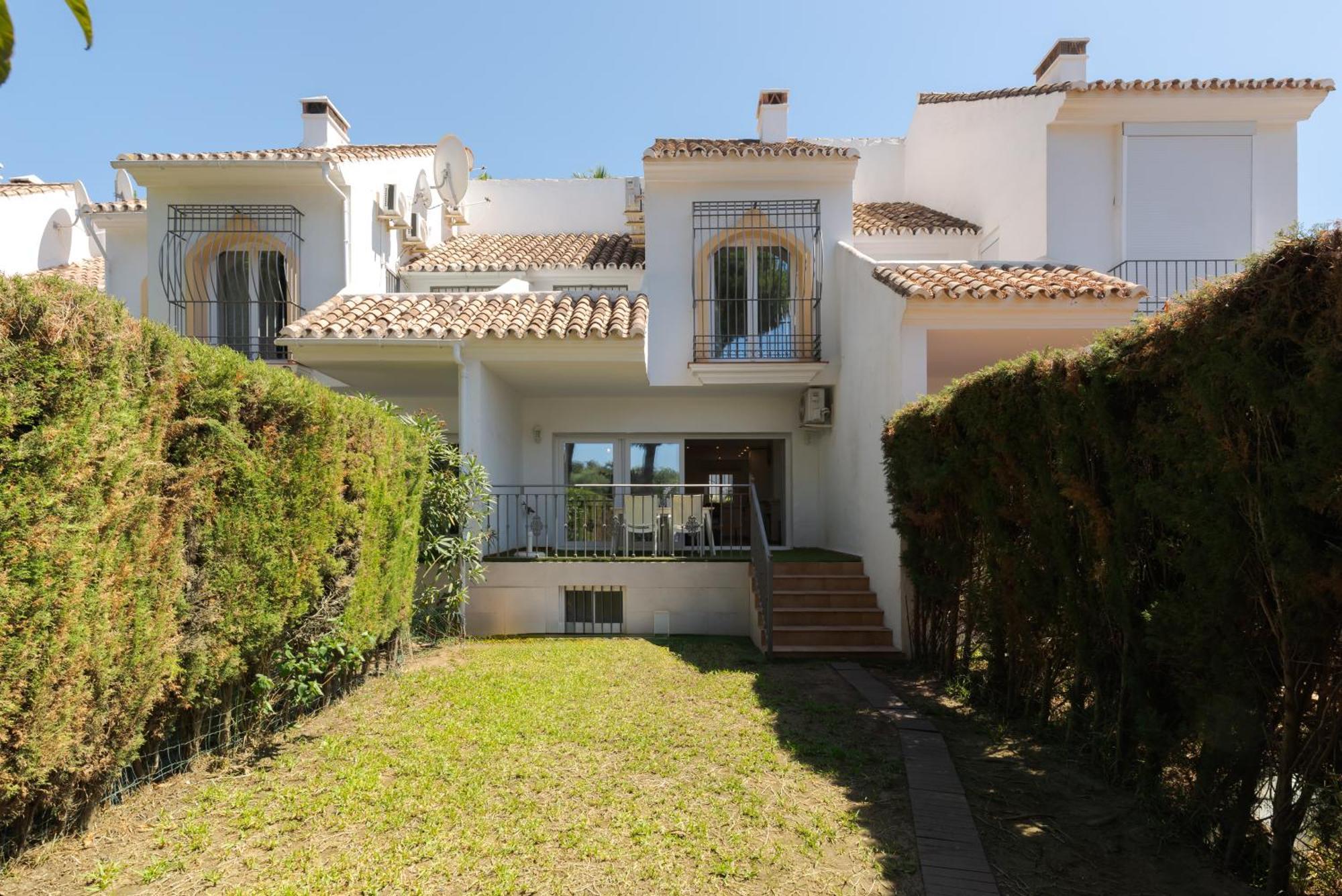 Vakantiehuis Wintowinrentals Townhouse, Pool & Beach *