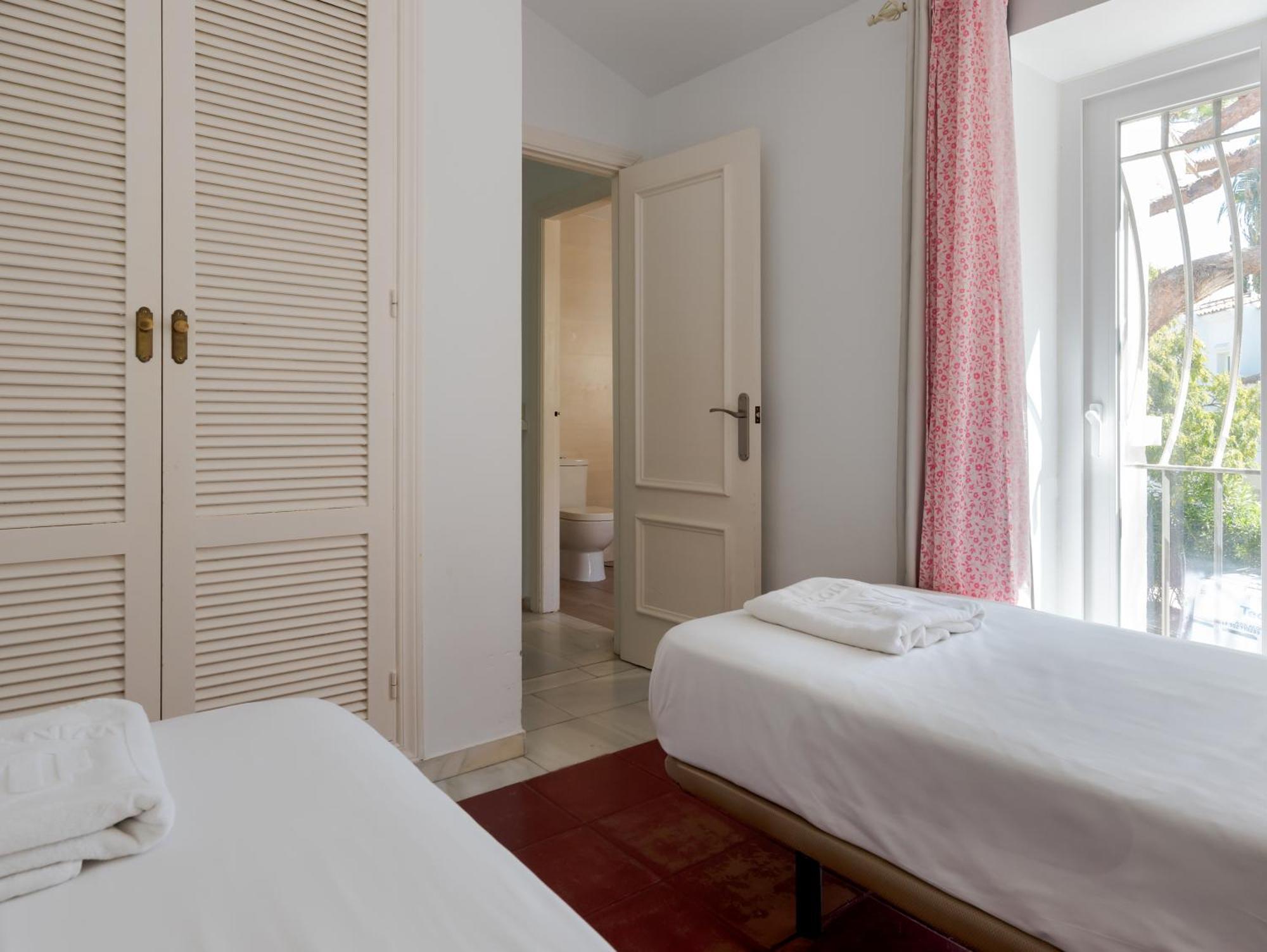 Vakantiehuis Wintowinrentals Townhouse, Pool & Beach